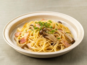 Bacon and Shimeji Spaghetti
