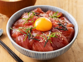 Maguro Zuke Donburi (Marinated Tuna Sashimi Bowl)