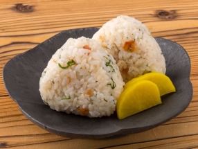 Ume Shiso Onigiri（Plum and Shiso Rice Balls）
