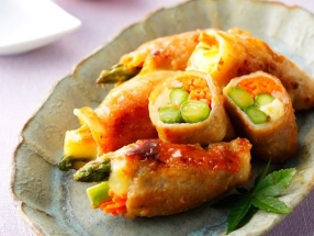 Stuffed and Rolled Pork with Cheese and Asparagus